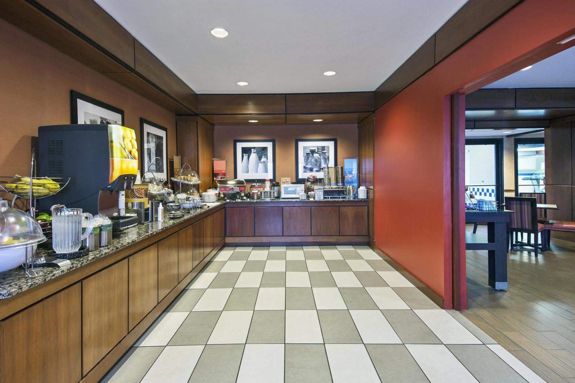 Hampton Inn Batavia Zewnętrze zdjęcie